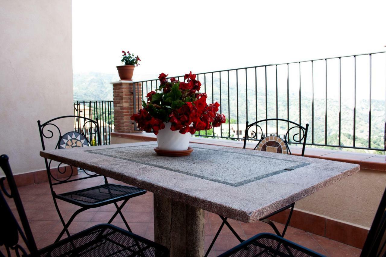 Casa Gambino Bed and Breakfast Savoca Εξωτερικό φωτογραφία